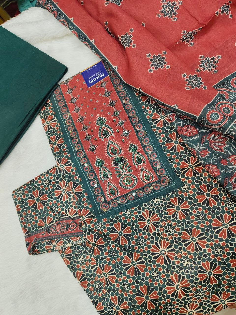 UNSTITCHED SUIT V2424